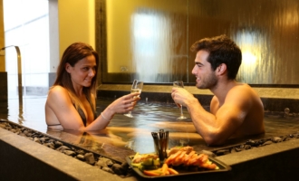 DAY USE + LIGHT LUNCH + SPA