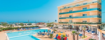 In hotel sul lungomare per un fine estate strepitoso