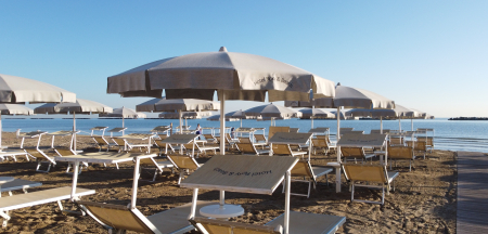 Luglio in relax nella nostra SPIAGGIA PRIVATA insieme al tuo cane🐶